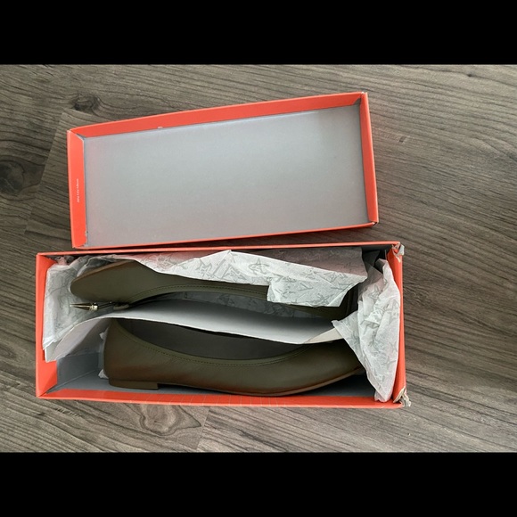 COPY - Sam Edelman Circus olive green ballet flats with a bow and spikes at the… - Picture 6 of 9